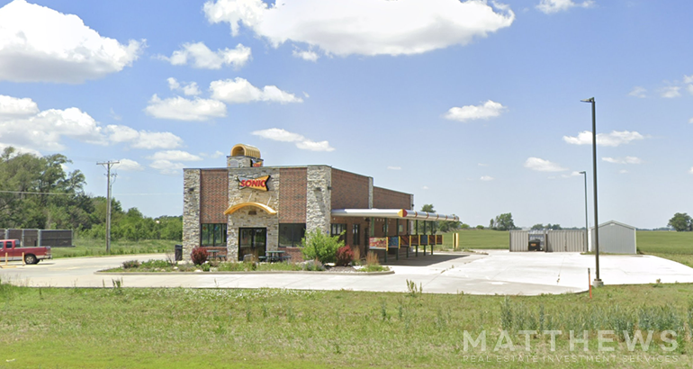 917 N Broadway Ave, Sterling, KS en venta - Foto del edificio - Imagen 1 de 3