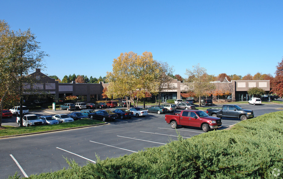 11390 Old Roswell Rd, Alpharetta, GA en alquiler - Foto del edificio - Imagen 1 de 7