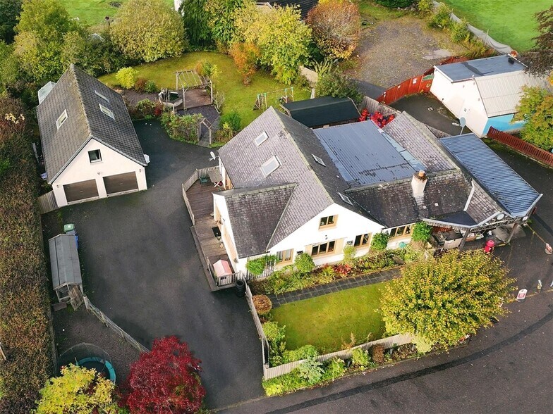 Contin Village Stores and 4 Bedroom House, Strathpeffer en venta - Foto del edificio - Imagen 3 de 27