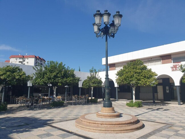 Más detalles de Calle Alvar Núñez Cabeza de Vaca, SEVILLA - Oficina en alquiler