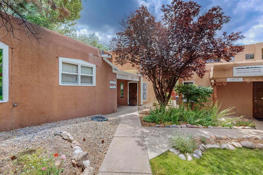 1482 S Saint Francis Dr, Santa Fe, NM en venta - Foto del edificio - Imagen 2 de 37