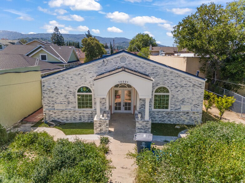 10201 Imperial Ave, Cupertino, CA en venta - Foto del edificio - Imagen 1 de 16