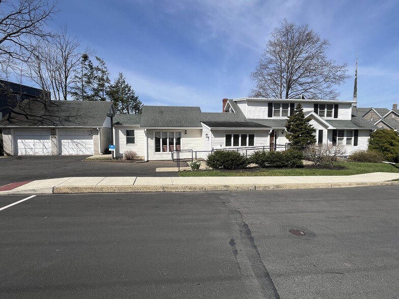 300 Spruce St, Doylestown, PA en venta - Foto del edificio - Imagen 1 de 5