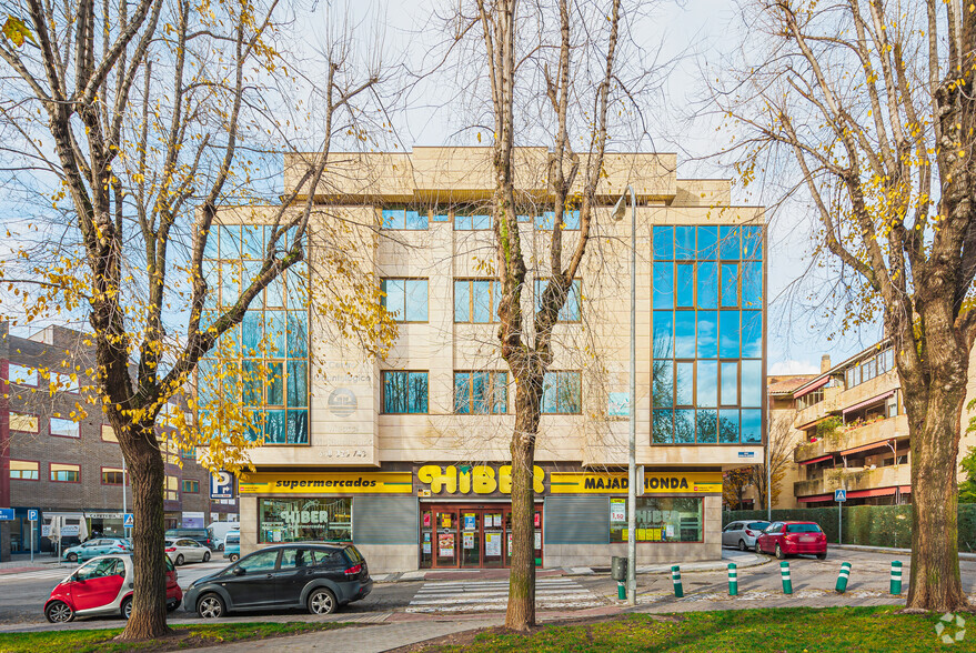 Calle Puerto de los Leones, 2, Majadahonda, Madrid en venta - Foto del edificio - Imagen 2 de 4