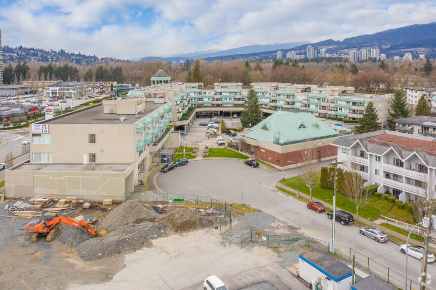 2099 Lougheed Hwy, Port Coquitlam, BC en venta - Foto del edificio - Imagen 3 de 18