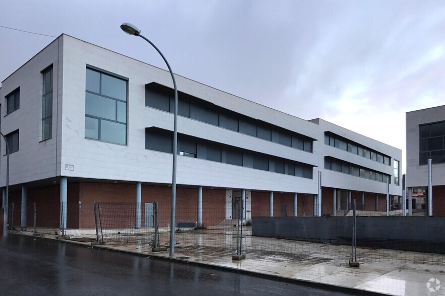 Plaza Corral de los Cantos, 3, Argés, Toledo en venta - Foto del edificio - Imagen 3 de 3