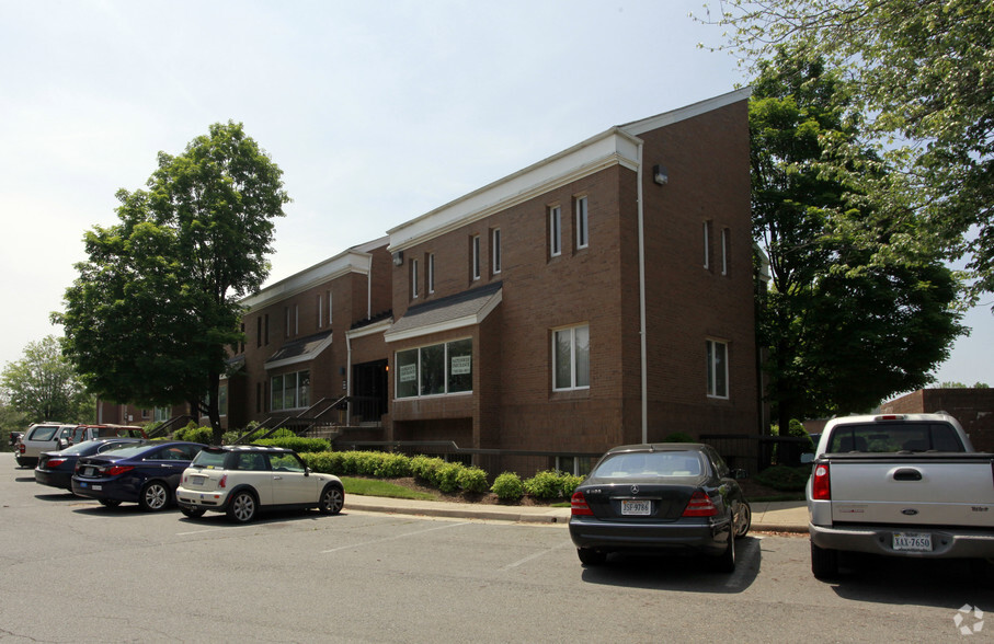 3811-3843 Plaza Dr, Fairfax, VA en venta - Foto principal - Imagen 1 de 24