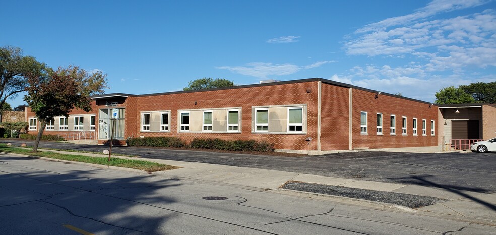 8035 Austin Ave, Morton Grove, IL en venta - Foto del edificio - Imagen 1 de 16