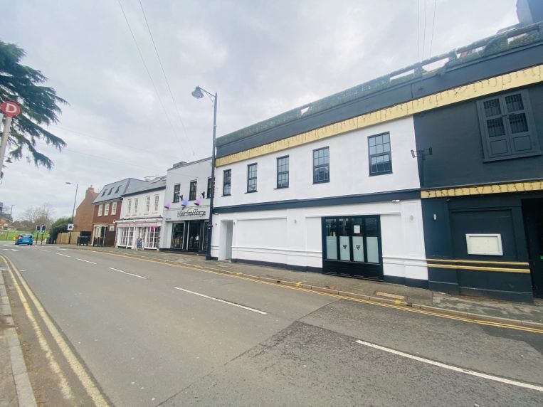 6-8 Church St, Esher en venta - Foto principal - Imagen 3 de 4