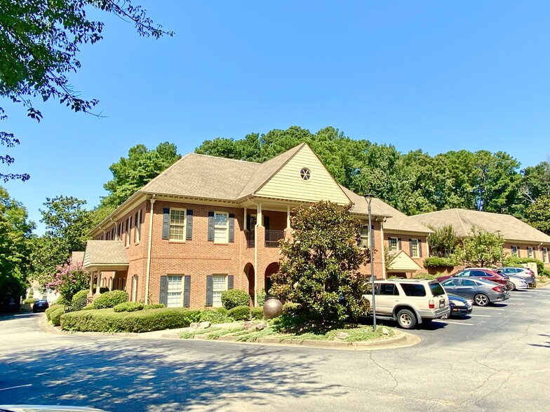 1776 Old Spring House Ln, Dunwoody, GA en alquiler - Foto principal - Imagen 1 de 23