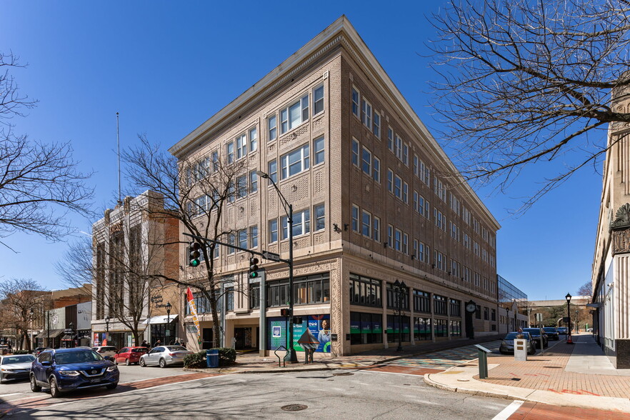 200 S Elm St, Greensboro, NC en alquiler - Foto del edificio - Imagen 1 de 15