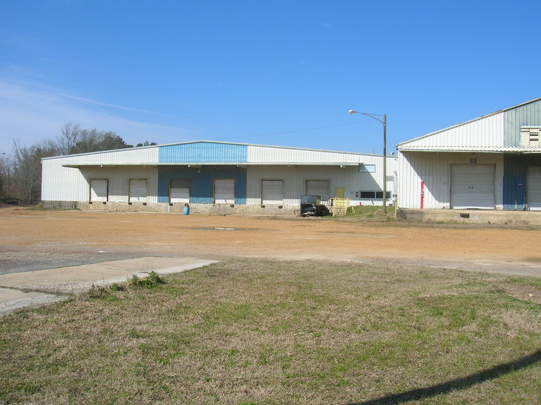 100 Tubb Ave, West Point, MS en alquiler - Foto del edificio - Imagen 3 de 7