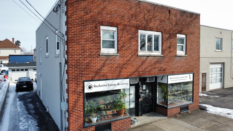 227 W Commercial St, East Rochester, NY en venta - Foto del edificio - Imagen 2 de 13