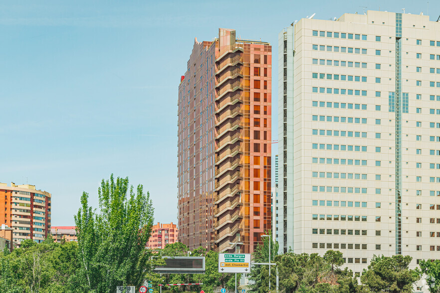 Avenida Burgos, 8 A, Madrid, Madrid en alquiler - Foto del edificio - Imagen 2 de 3