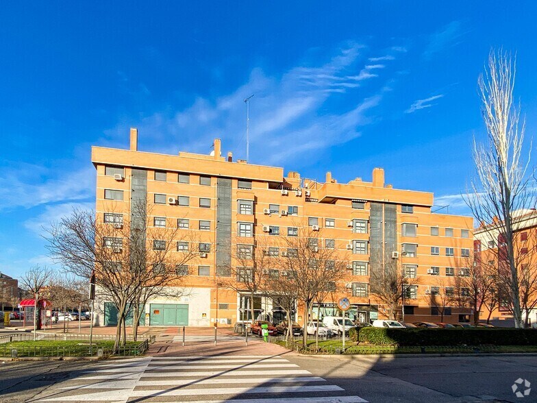 Calle Oslo, 18, Alcorcón, Madrid en venta - Foto del edificio - Imagen 2 de 2