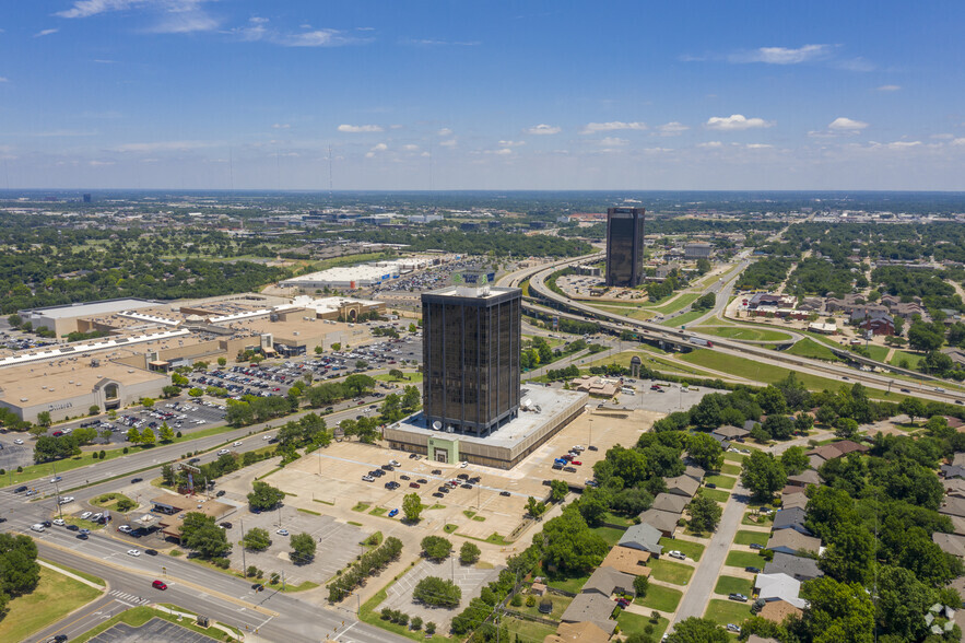 1900 NW Expressway, Oklahoma City, OK en alquiler - Vista aérea - Imagen 1 de 23