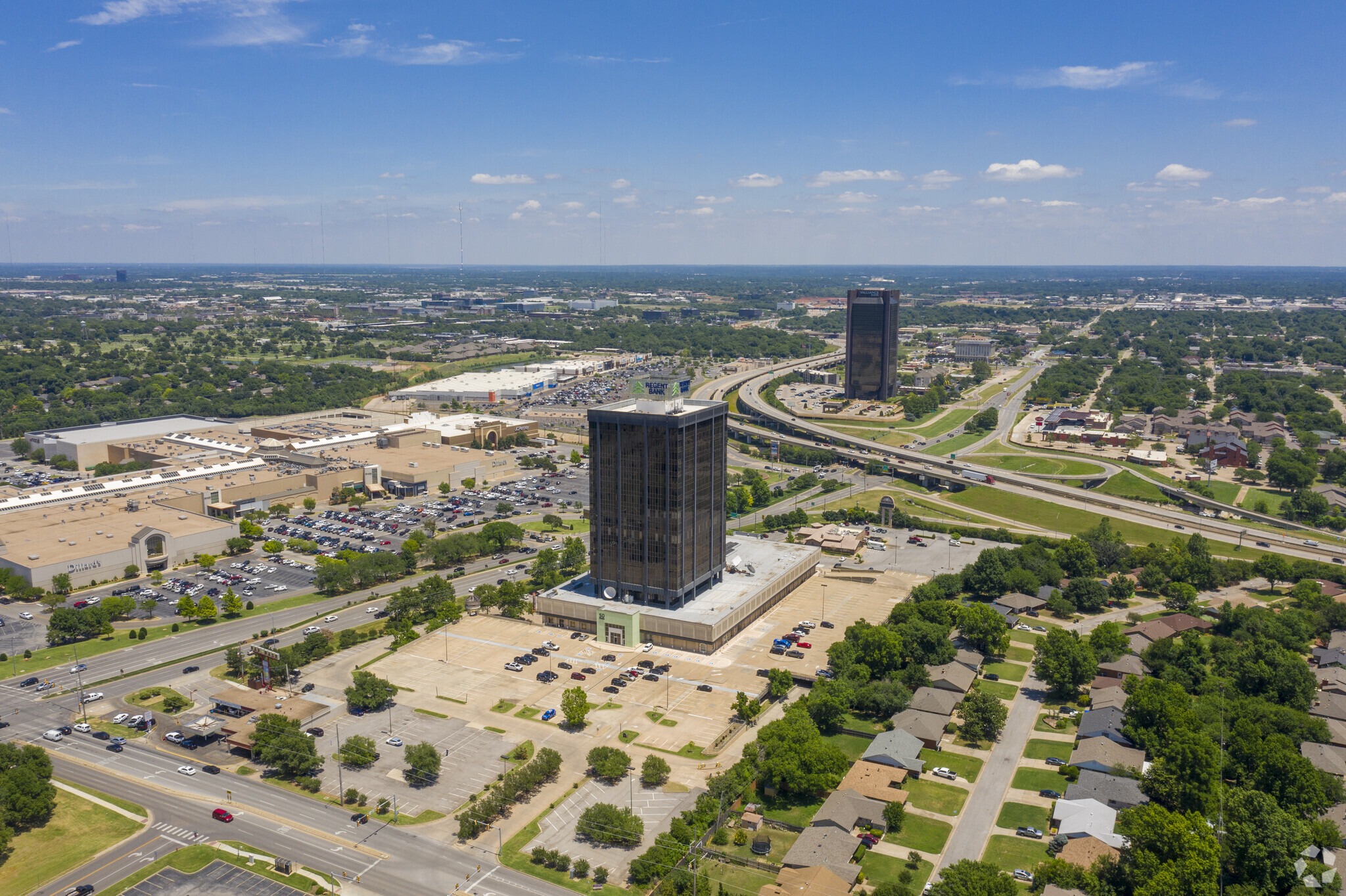 1900 NW Expressway, Oklahoma City, OK en alquiler Vista aérea- Imagen 1 de 24