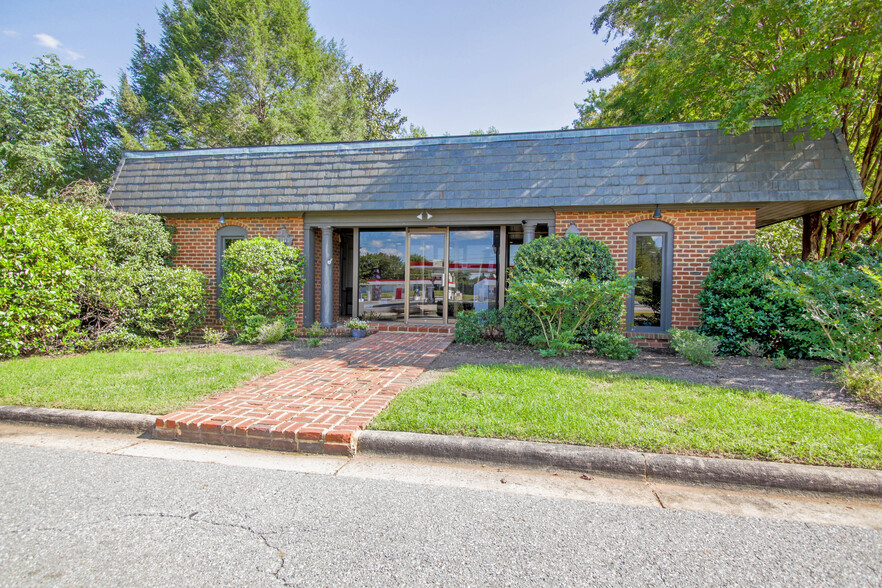 3211 Old Forest Rd, Lynchburg, VA en venta - Foto del edificio - Imagen 1 de 10