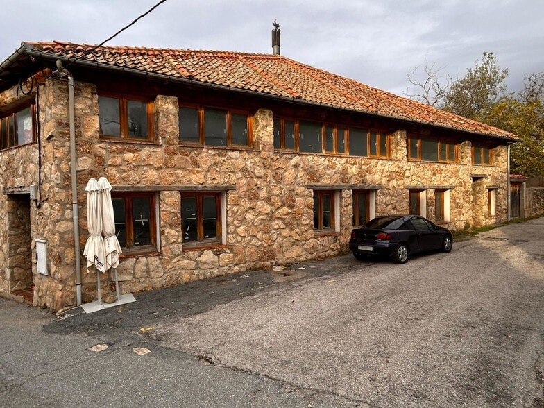 Hotel y hospedaje en Navafría, Segovia en venta - Foto del edificio - Imagen 2 de 22