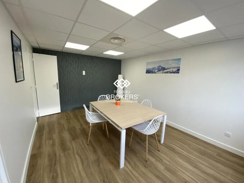 Local en Crolles en venta - Foto del interior - Imagen 3 de 5