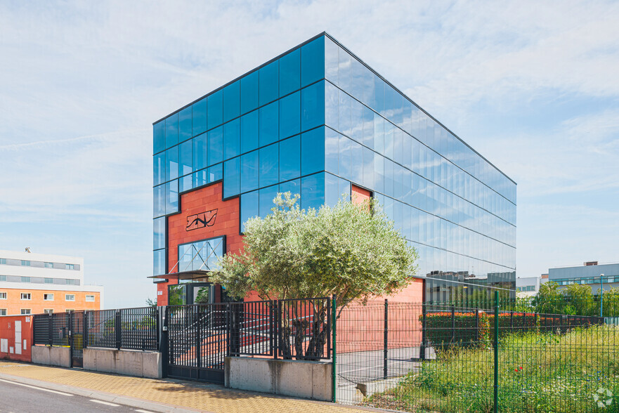 Calle Diego Marín Aguilera, 14, Leganés, Madrid en alquiler - Foto del edificio - Imagen 2 de 23