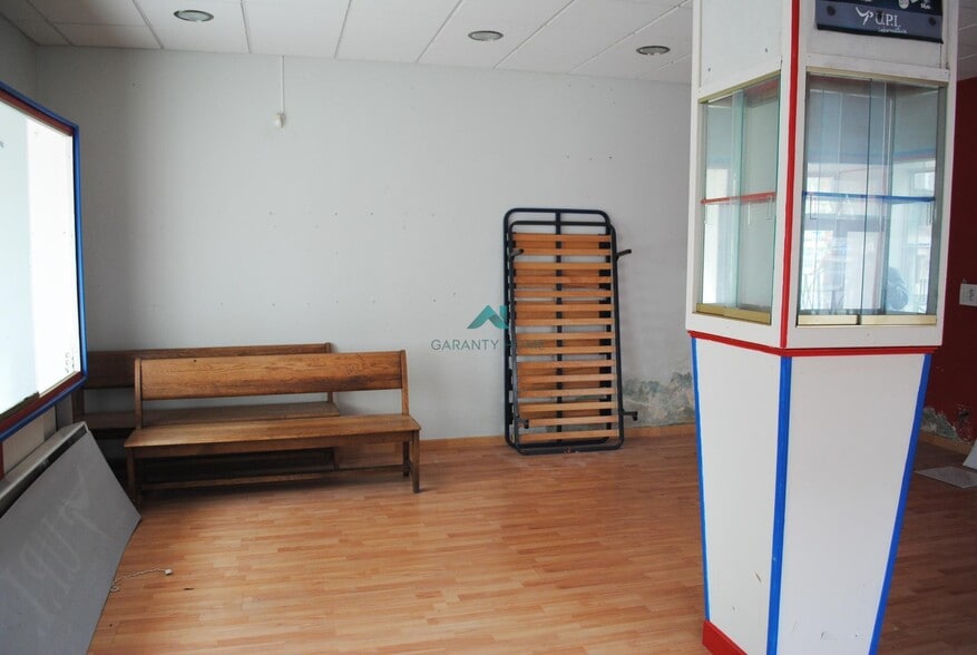 Local en Santoña en venta - Foto del interior - Imagen 2 de 8