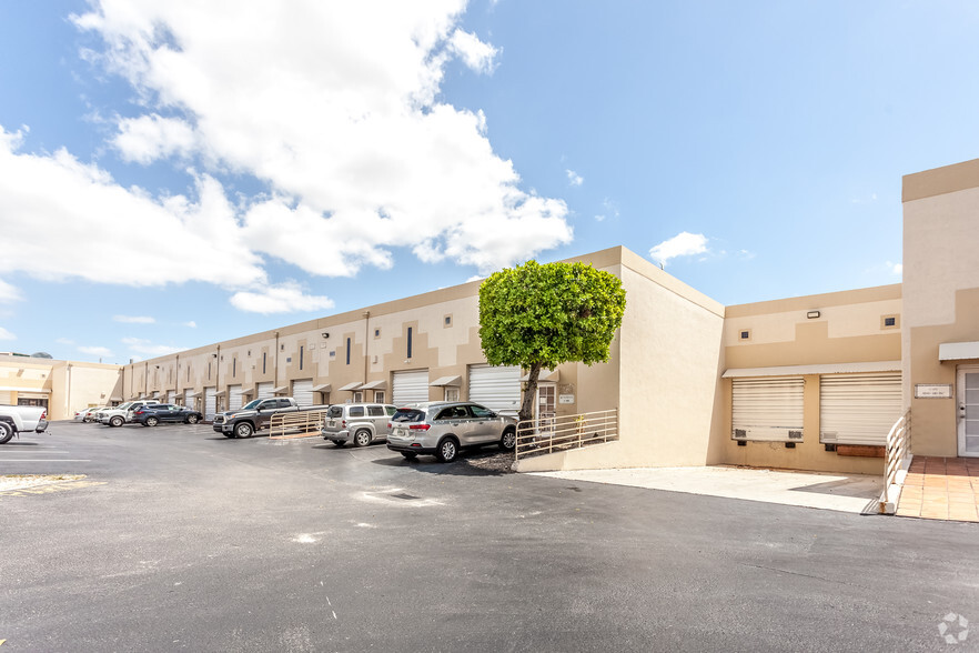 10411-10451 NW 28th, Doral, FL en alquiler - Foto principal - Imagen 1 de 6