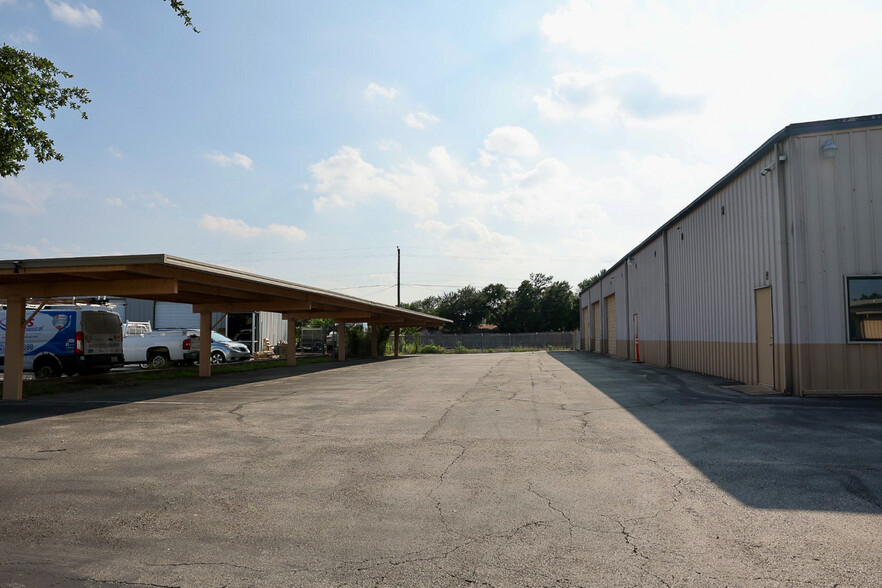 1304 W Industrial Blvd, Round Rock, TX en alquiler - Foto del edificio - Imagen 3 de 14