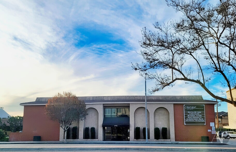 3772 Katella Ave, Los Alamitos, CA en alquiler - Foto del edificio - Imagen 3 de 21