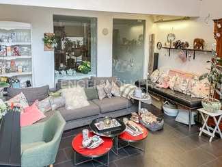 Más detalles de Carrer Bonavista, Sant Just Desvern - Edificio residencial​ en venta