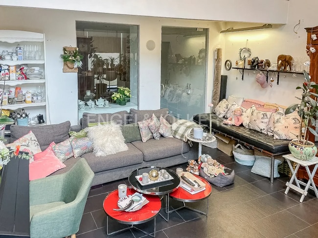 Más detalles de Carrer Bonavista, Sant Just Desvern - Edificio residencial​ en venta