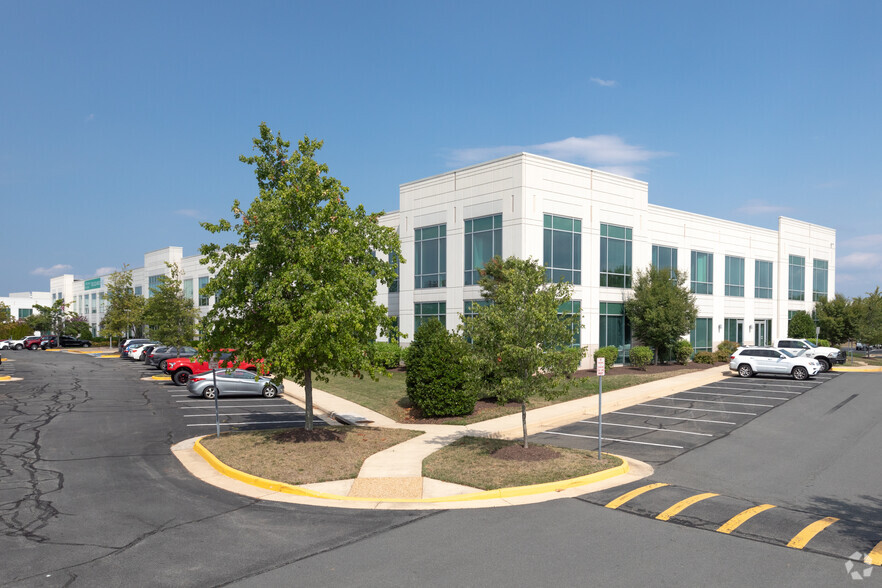 3076 Centreville Rd, Herndon, VA en alquiler - Foto del edificio - Imagen 1 de 4