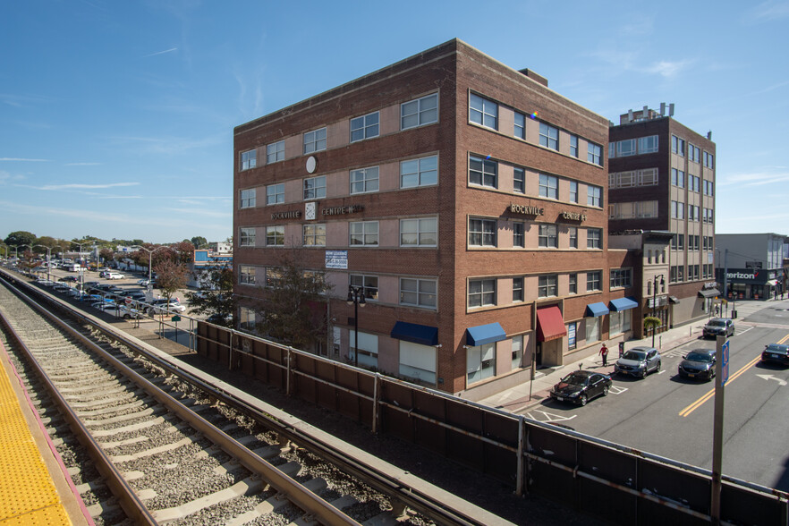 53 N Park Ave, Rockville Centre, NY en alquiler - Foto del edificio - Imagen 1 de 28