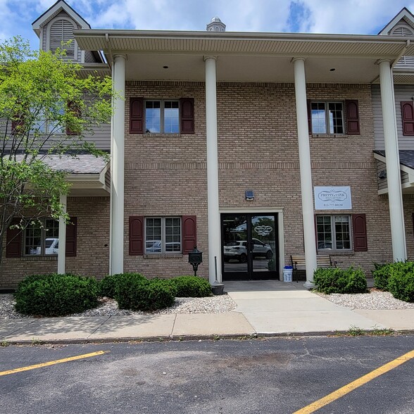 8305 S Saginaw St, Grand Blanc, MI en alquiler - Foto del edificio - Imagen 2 de 5