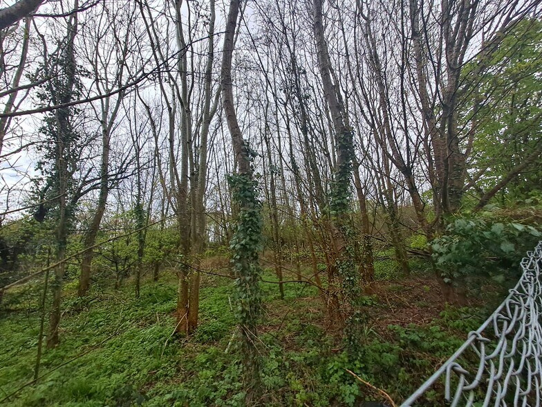 114-118 Oxenden Rd, Tongham en venta - Foto del edificio - Imagen 3 de 3