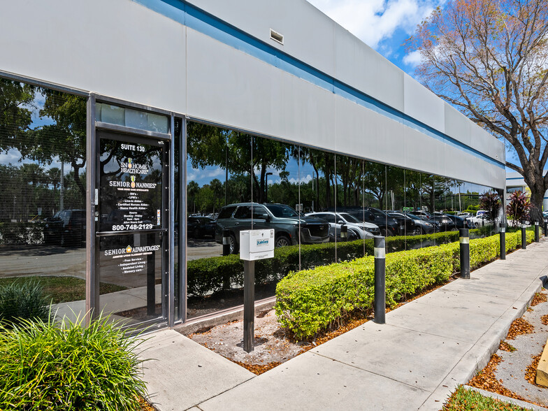 3313 W Commercial Blvd, Fort Lauderdale, FL en venta - Foto del edificio - Imagen 3 de 10