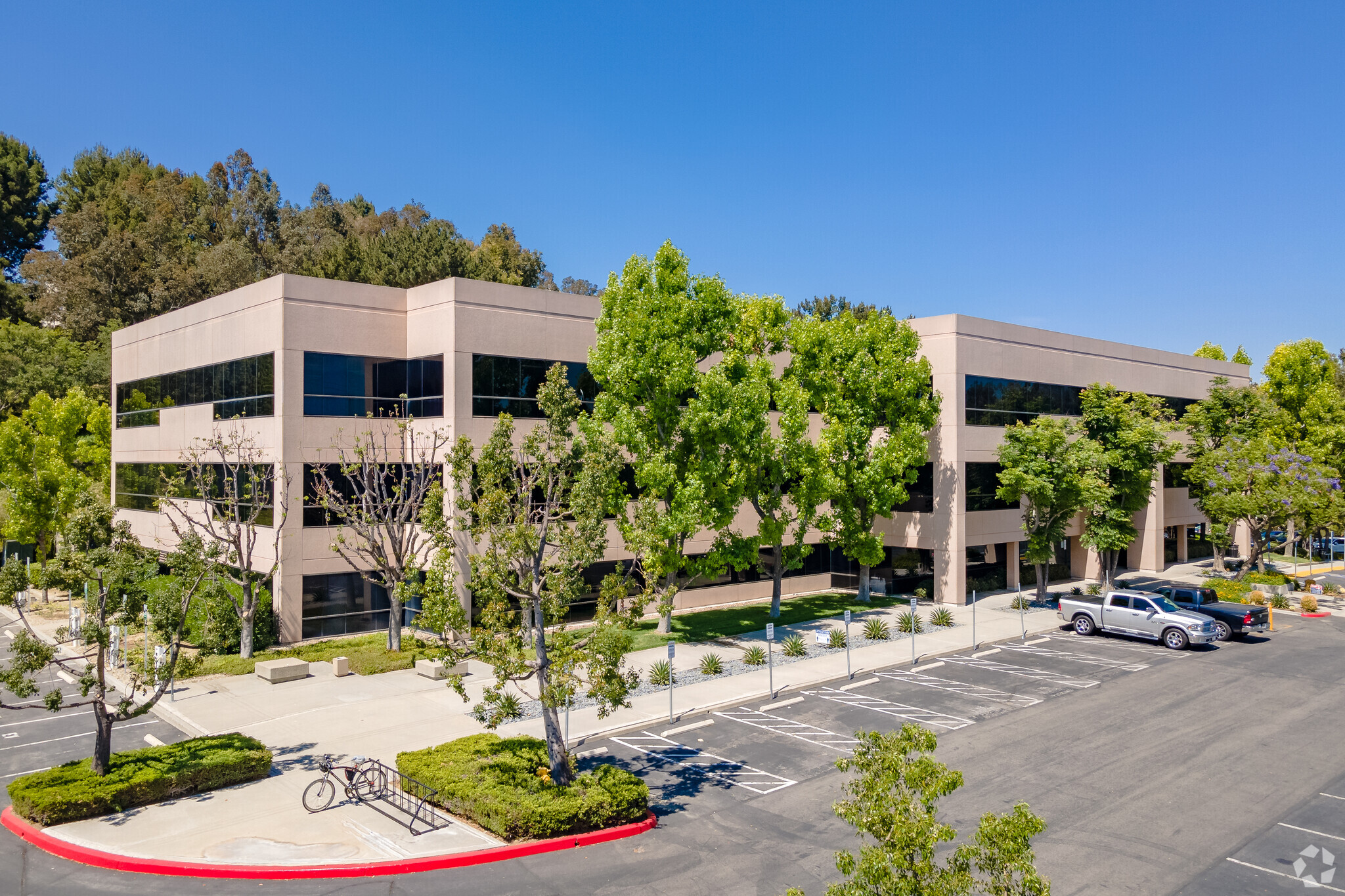 1200 Corporate Center Dr, Monterey Park, CA en alquiler Foto del edificio- Imagen 1 de 5