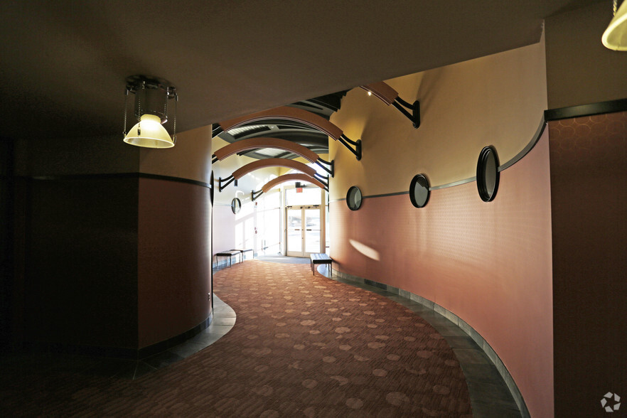 811 Camp Horne Rd, Pittsburgh, PA en alquiler - Lobby - Imagen 3 de 10