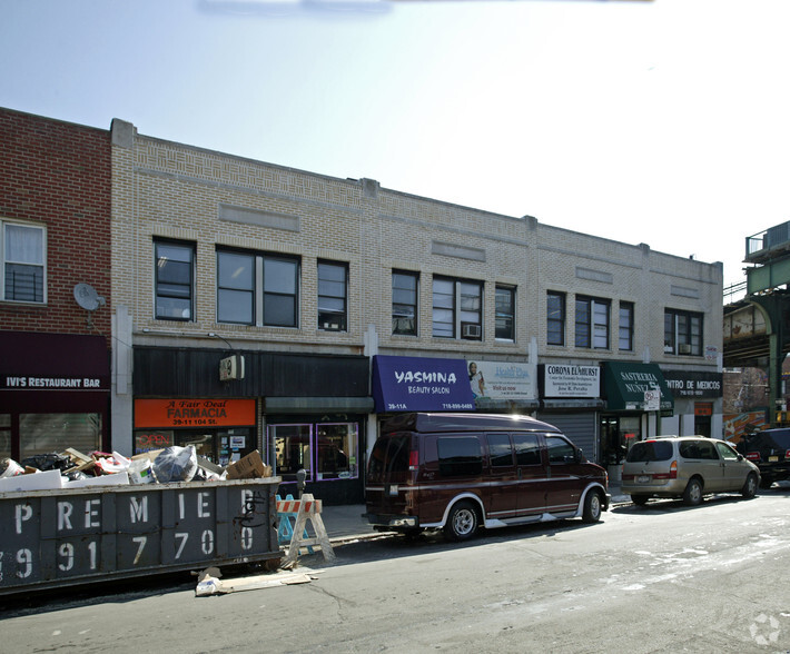 104-01 Roosevelt Ave, Corona, NY en alquiler - Foto del edificio - Imagen 2 de 3