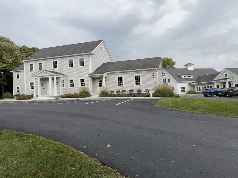 100 Dillingham Ave, Falmouth, MA en venta - Foto del edificio - Imagen 1 de 3