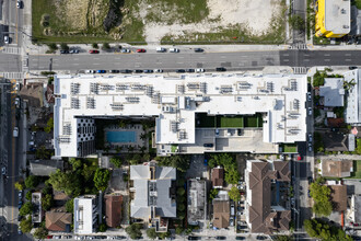 700 SW 1st St, Miami, FL - VISTA AÉREA  vista de mapa - Image1