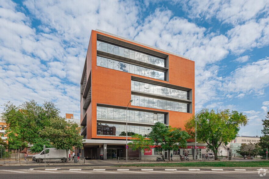 Avenida Águilas, 2B, Madrid, Madrid en alquiler - Foto del edificio - Imagen 3 de 4