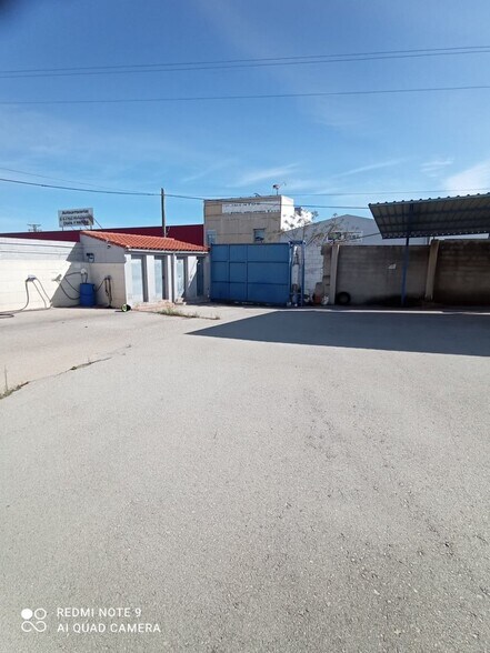 Nave en Cáceres en venta - Foto del edificio - Imagen 2 de 15