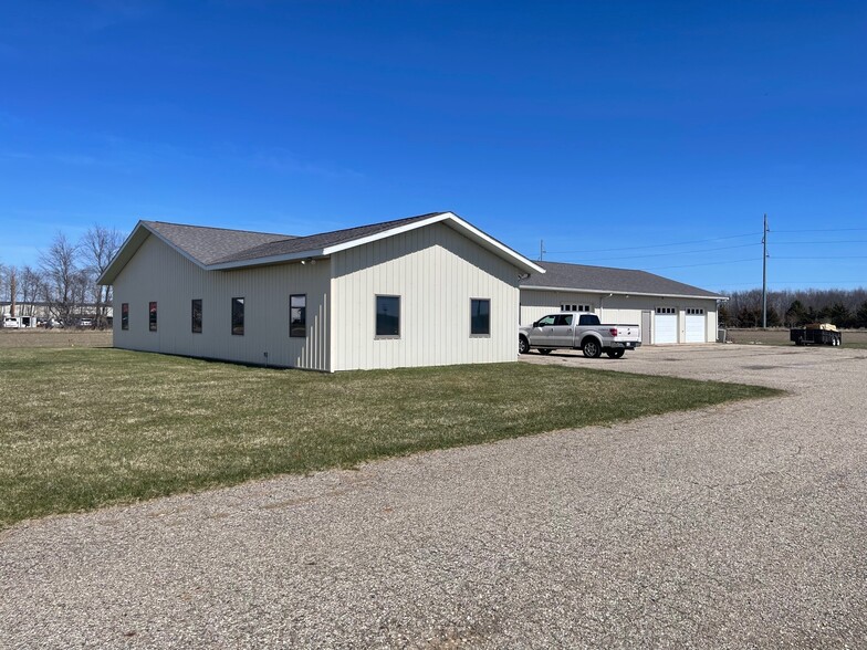 15675 Morris Industrial Dr, Schoolcraft, MI en venta - Foto del edificio - Imagen 1 de 30