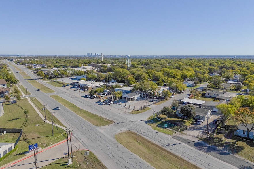 5715 Azle Ave, Fort Worth, TX en alquiler - Foto del edificio - Imagen 2 de 42