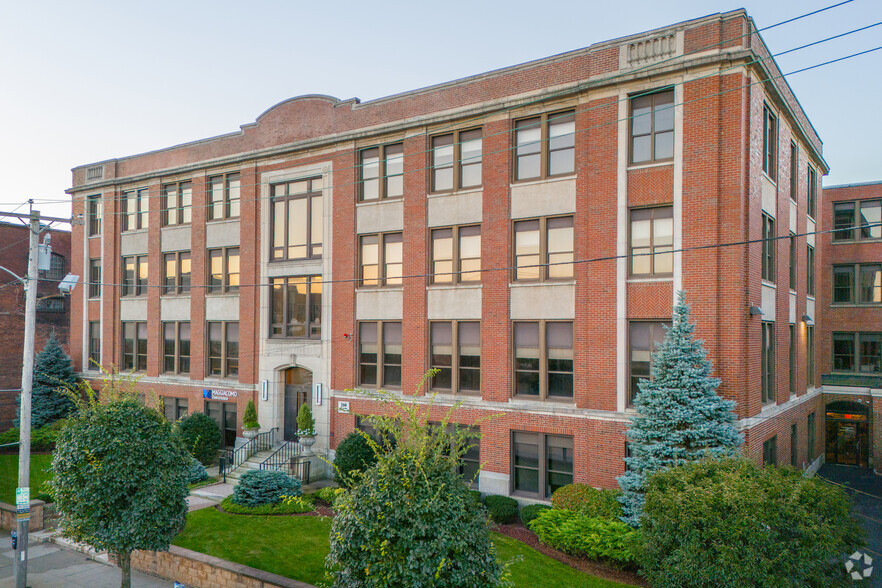 1 Cedar St, Providence, RI en alquiler - Foto del edificio - Imagen 2 de 54