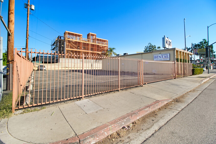 6001 Laurel Canyon Blvd, North Hollywood, CA en alquiler - Foto del edificio - Imagen 3 de 13