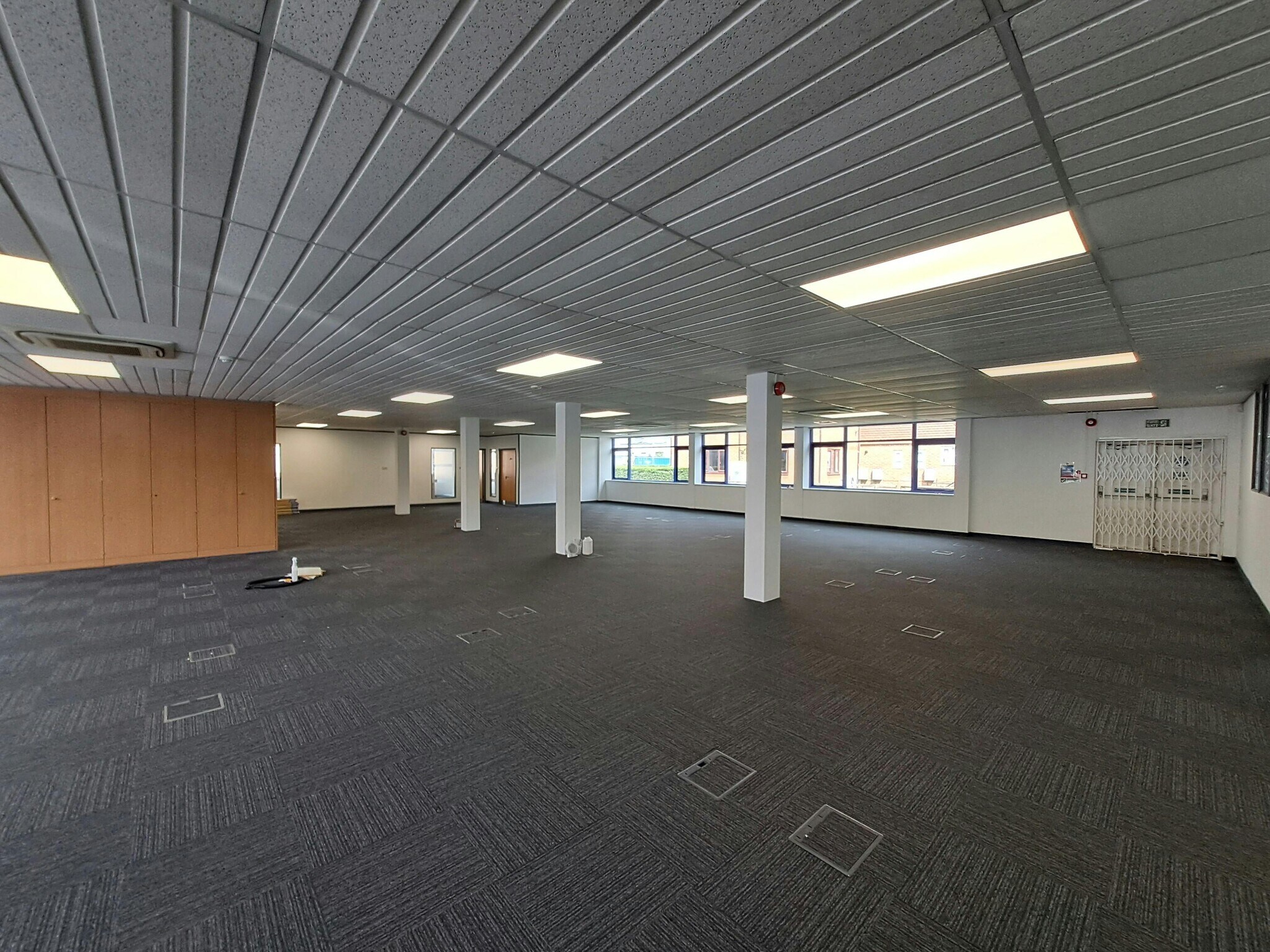 37 Gatwick Rd, Crawley en alquiler Foto del interior- Imagen 1 de 38