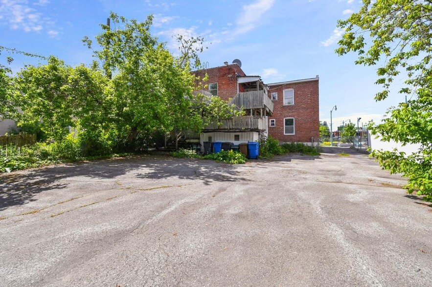 470Z Rue Notre-Dame, Lavaltrie, QC en venta - Foto del edificio - Imagen 3 de 4