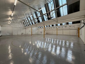 2 Courtenay Rd, Wembley en alquiler Foto del interior- Imagen 2 de 3